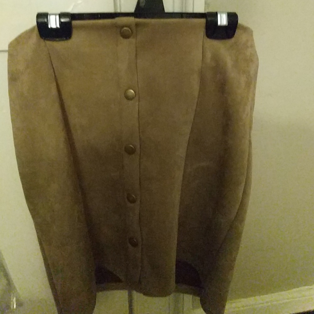 Elastic waistband tan skirt